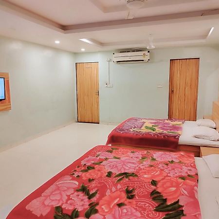 Hotel Guru Kripa - 500Mtr From Shreenathji Temple Nāthdwāra エクステリア 写真